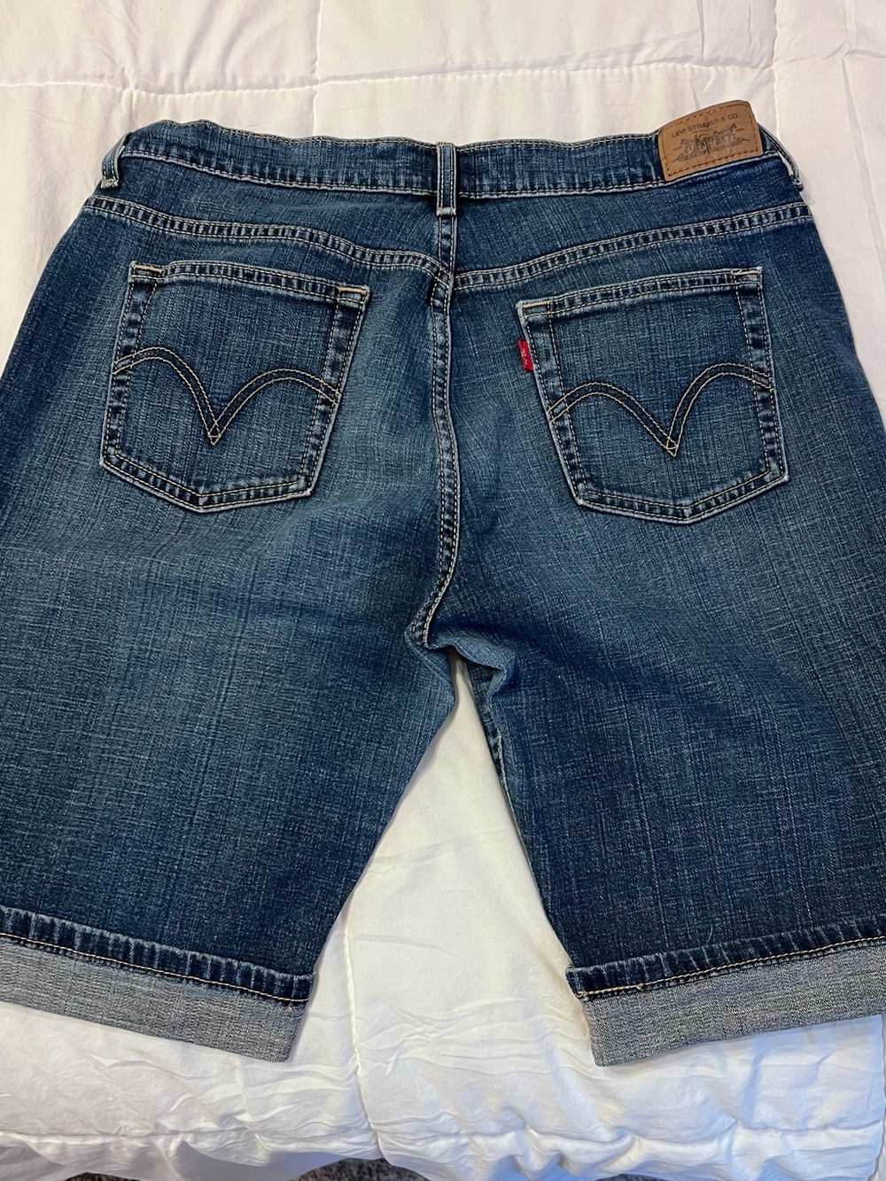 Levi's dark blue denim shorts with red stitch detail - Picture 2 of 10